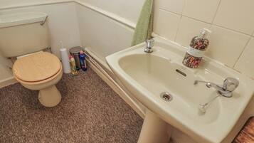 Cottage | Bathroom