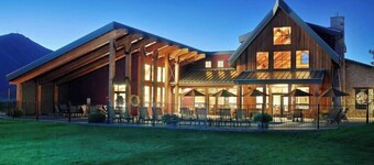 Premium Getaway Minutes from Sun Valley Resort