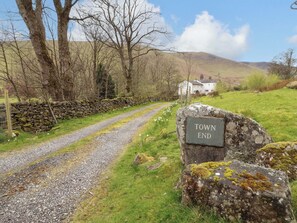 Cottage | Property grounds