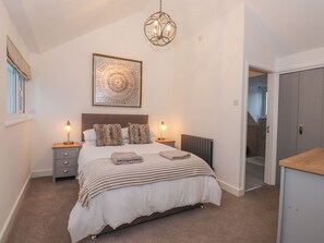 2 habitaciones, decoración personalizada y muebles diferentes