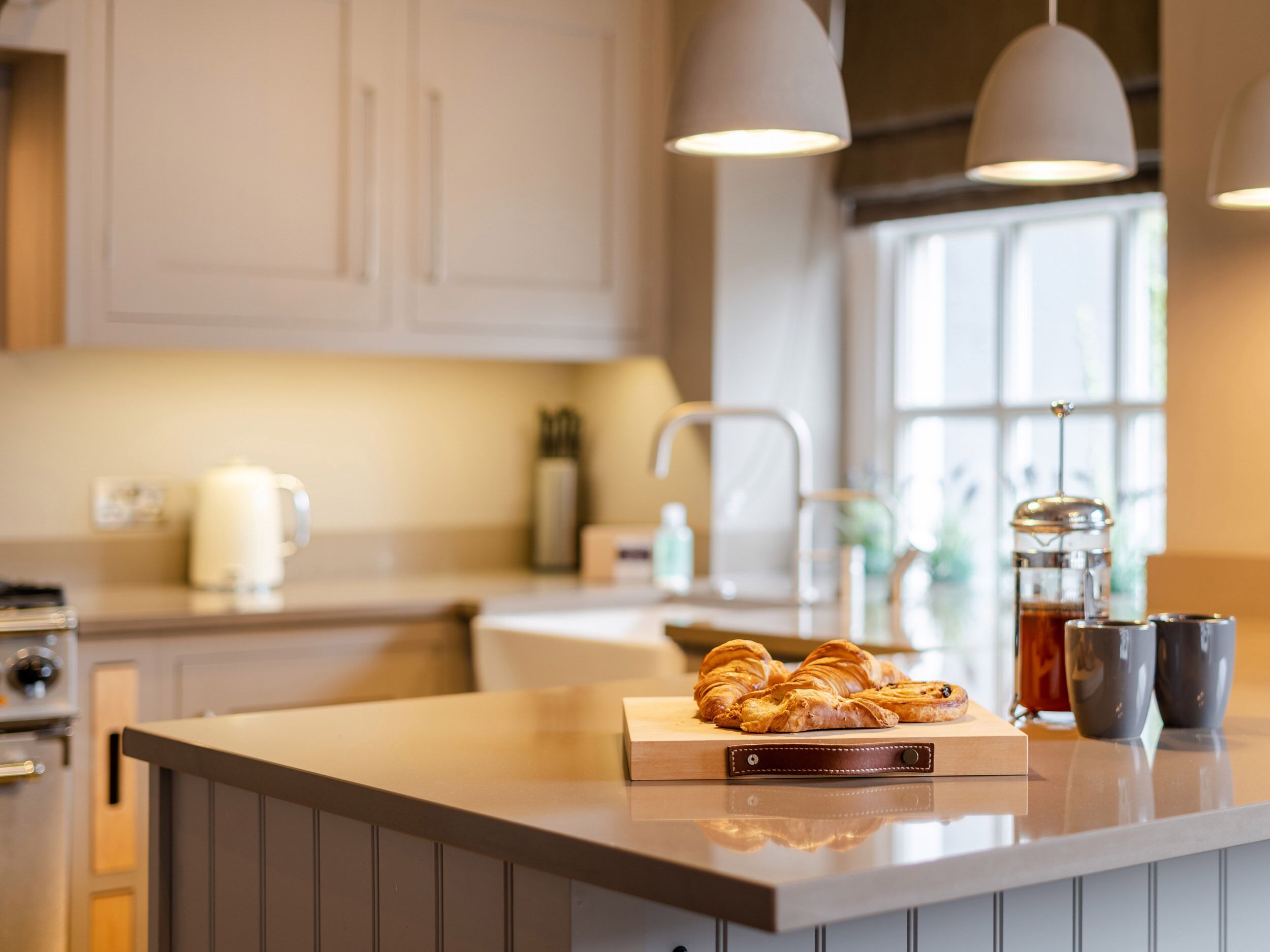 Cottage | Private kitchen | Fridge, dishwasher, electric kettle, toaster