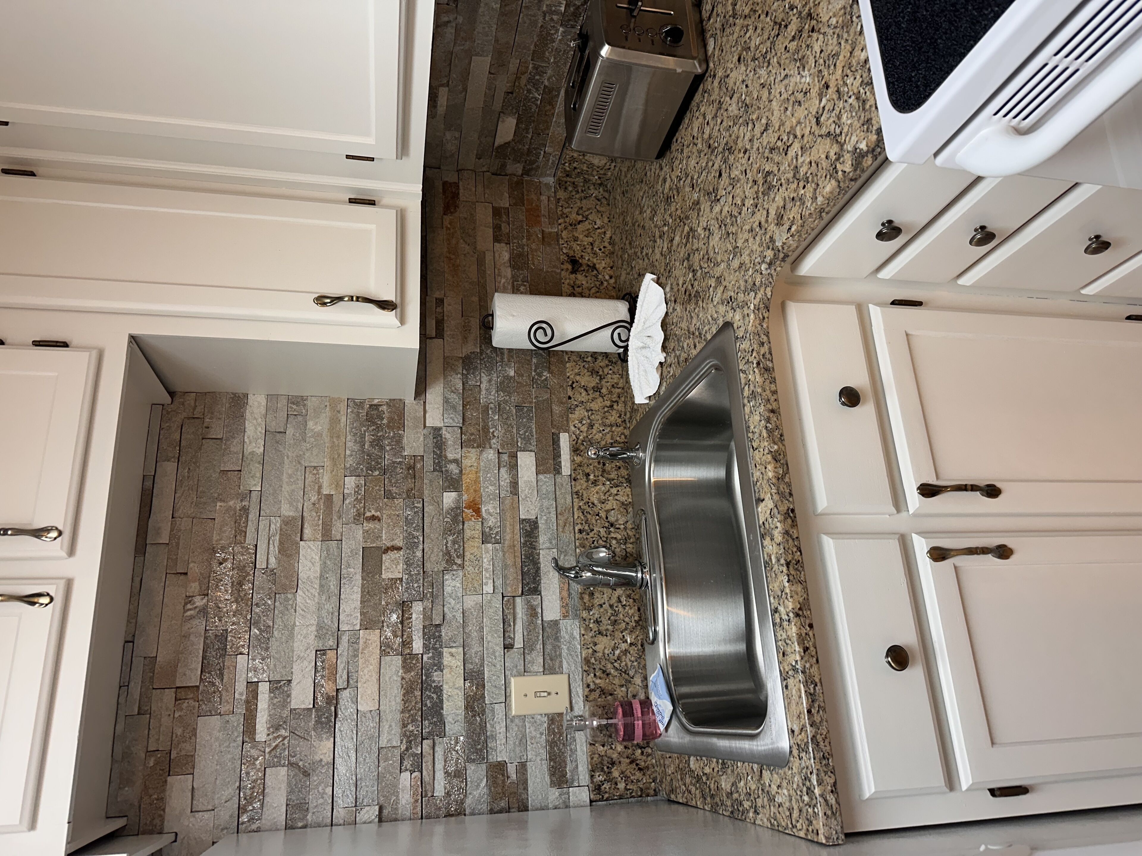 Fridge, microwave, dishwasher, coffee/tea maker