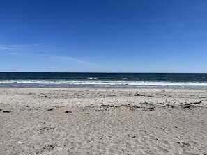 Beach nearby - 2 Bedroom House in Clear View of Jenness Beach. (Rye)
