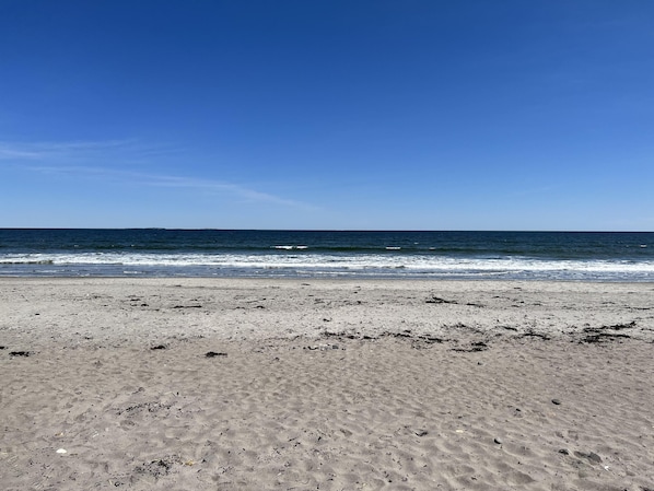 Una spiaggia nelle vicinanze