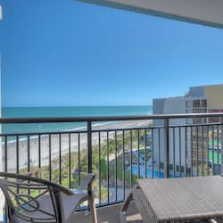 Classic Condo, 3 Bedrooms (817) | Balcony