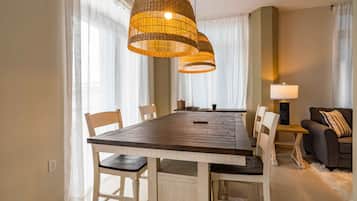 Appartement (3 Bedrooms) | Salle Ă manger