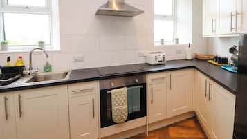 Cottage | Dapur pribadi | Lemari es, ketel listrik, dan pemanggang roti