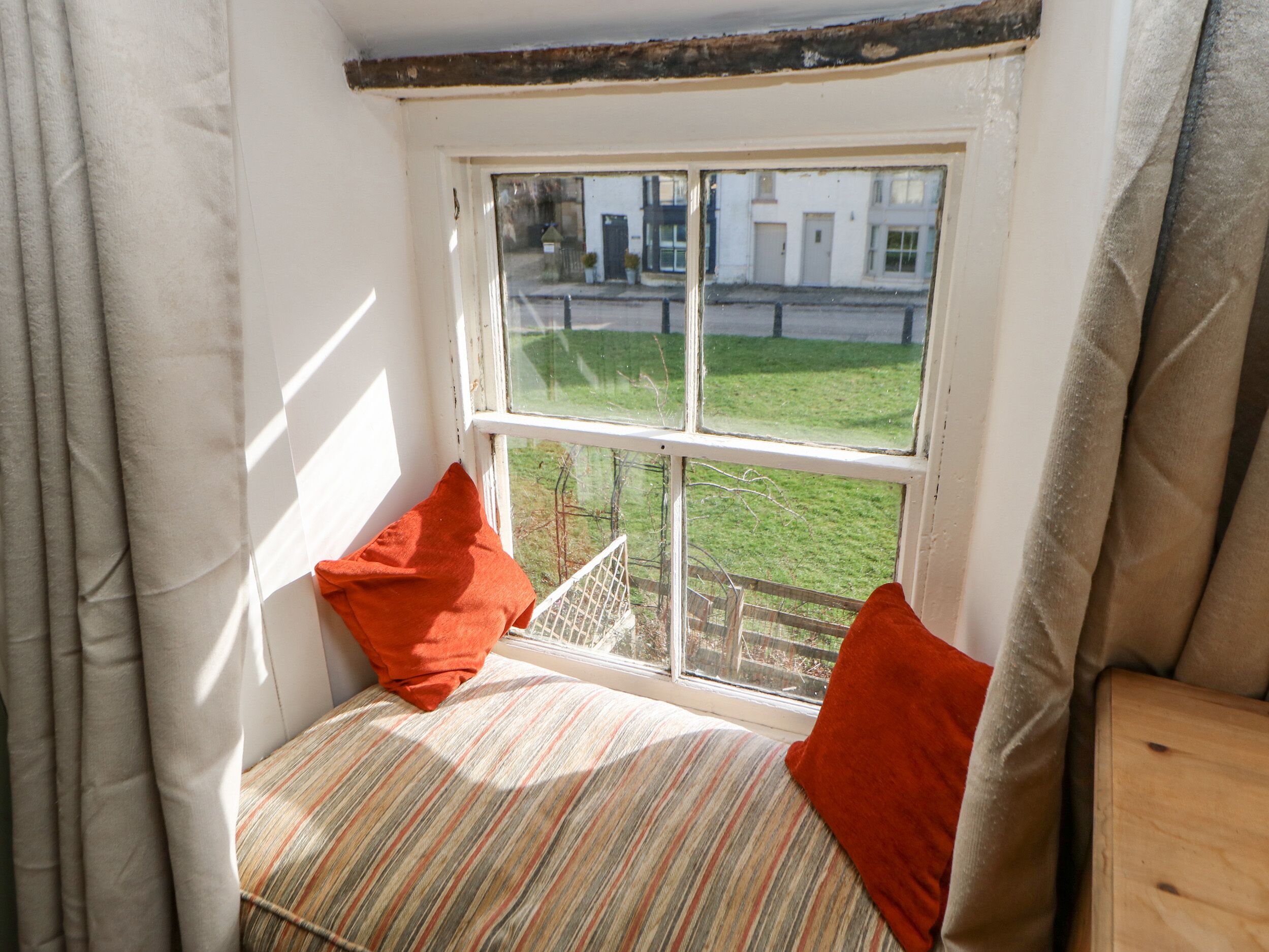 Småhus | 2 soverom, individuelt dekorert og individuelt innredet