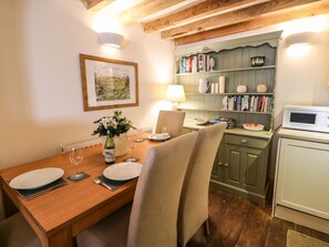 Cottage | Interior - Sunny Cottage (Darlington)