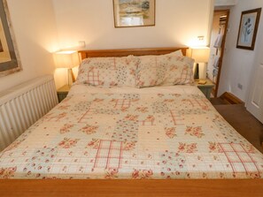 Cottage | 2 bedrooms, individually decorated, individually furnished, free WiFi - Sunny Cottage (Darlington)