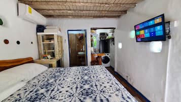 1 bedroom, in-room safe, iron/ironing board, free WiFi