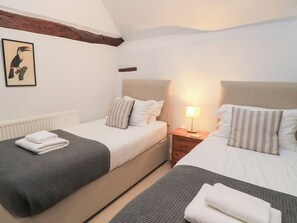 Cottage | 3 bedrooms, individually decorated, individually furnished, free WiFi