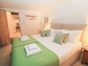 Cottage | 3 bedrooms, individually decorated, individually furnished, free WiFi - Butlers Cottage (Burford)