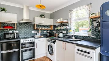 Ferienhaus | Eigene KĂŒche | KĂŒhlschrank, GeschirrspĂŒler, Wasserkocher, Toaster