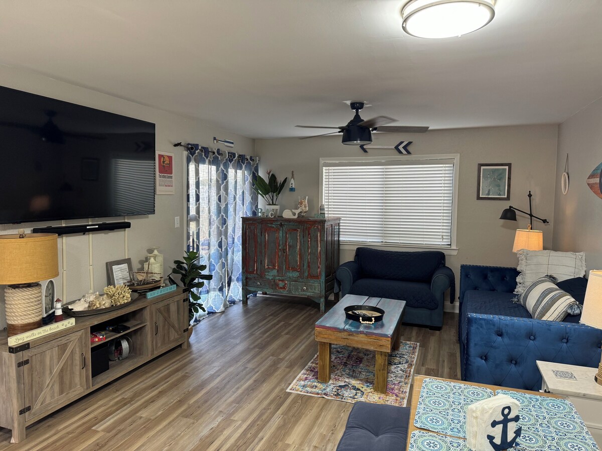 Photo 2 of Newly updated 1-bed condo pet friendly steps to the beach