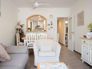 TV - R128 Apartamento con piscina + parking (Calafell)