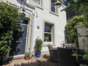 Cottage | Outdoor dining