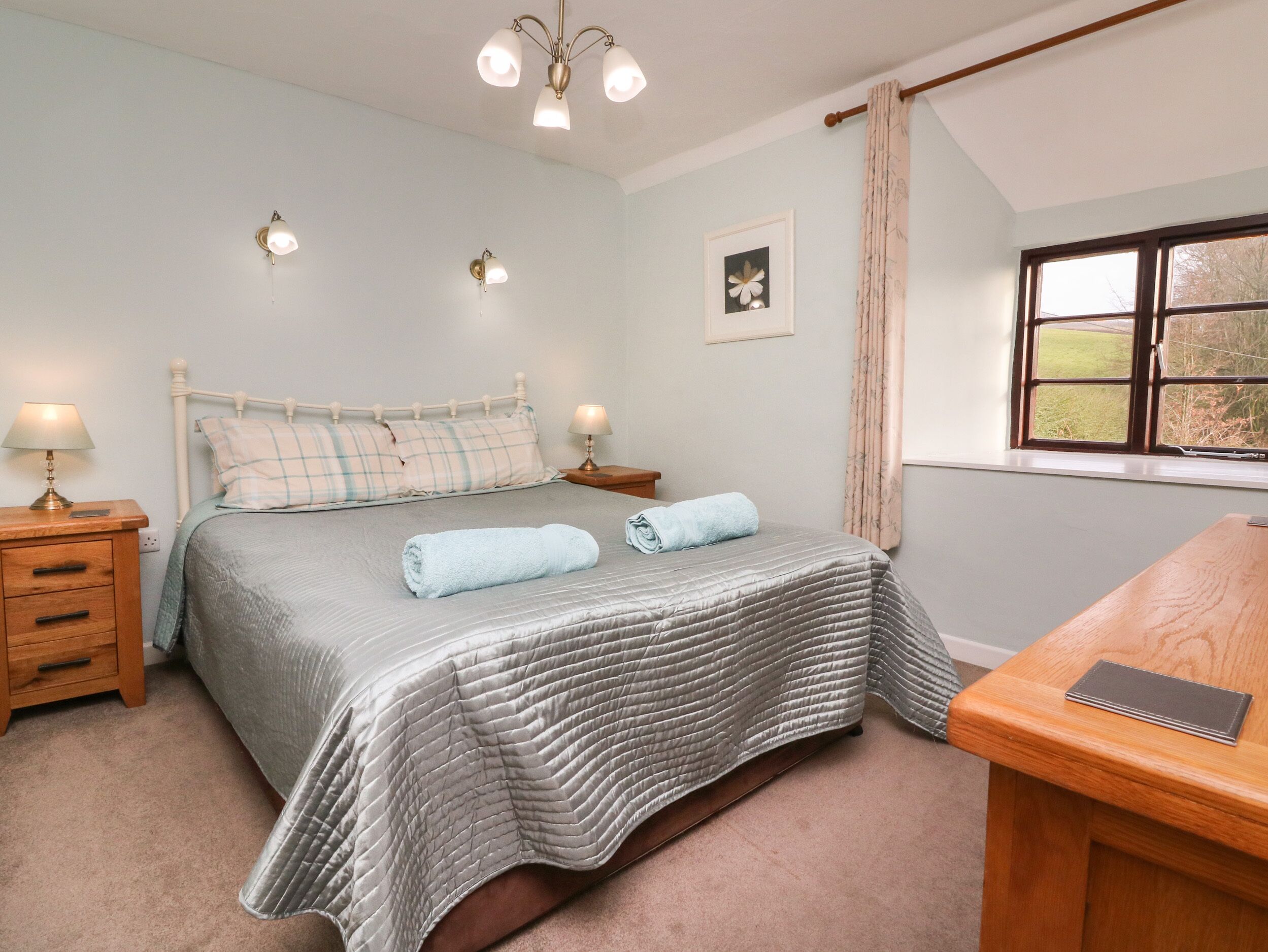 Cottage | 2 bedrooms, individually decorated, individually furnished, free WiFi