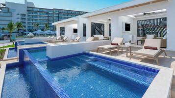 6 outdoor pools, pool umbrellas, pool loungers