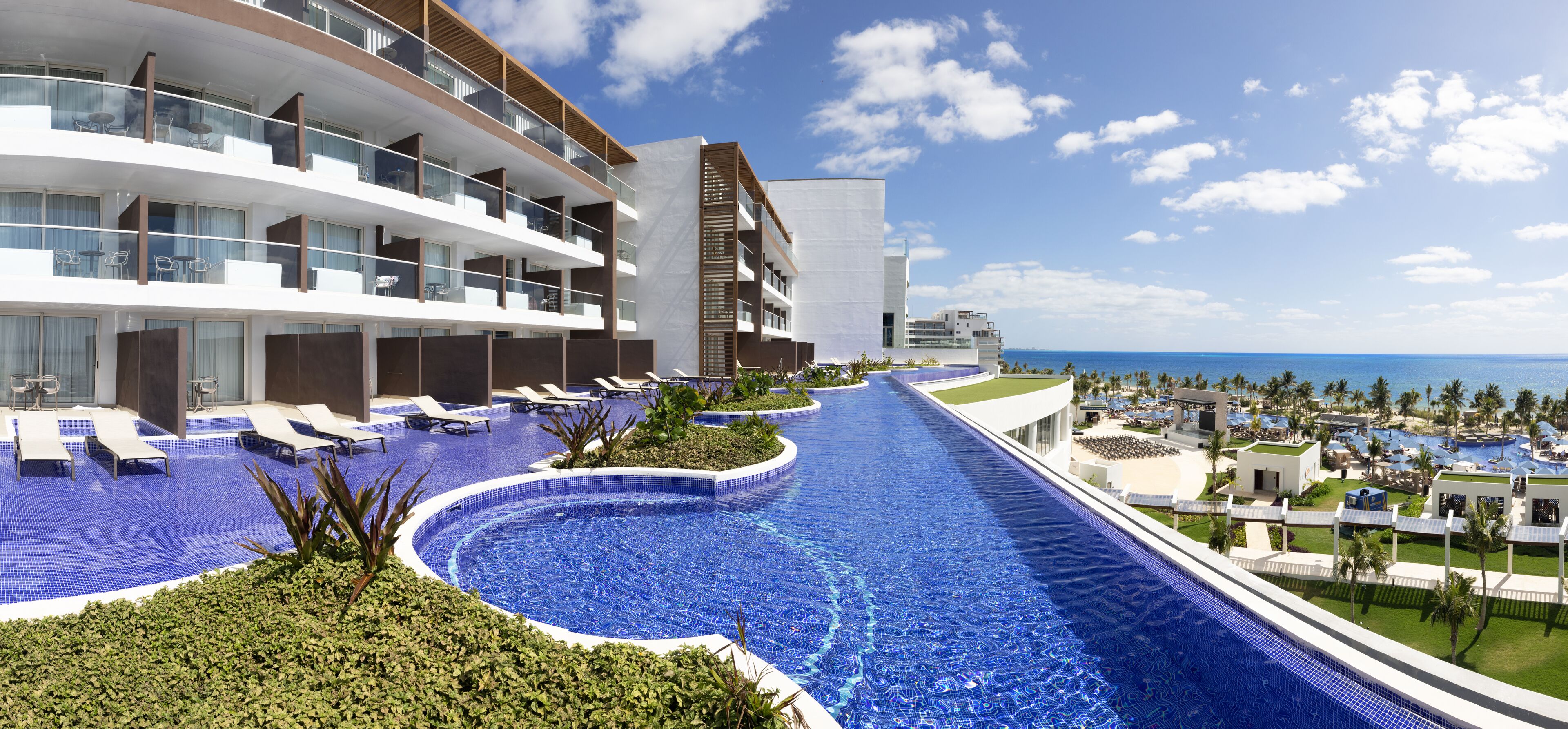 Luxury Junior Suite Ocean Front Swim Out Diamond Club | Hiên