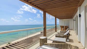 Luxury Sky Chairman Suite Two Bedroom Ocean Front Diamond Club | Premium bedding, down duvets, free minibar, in-room safe