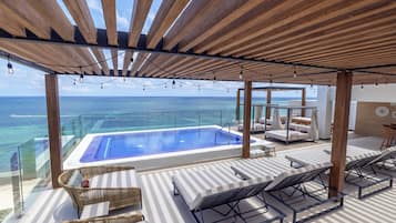 Luxury Sky Chairman Suite Two Bedroom Ocean Front Diamond Club | Hochwertige Bettwaren, Daunenbettdecken, kostenlose Minibar, Zimmersafe