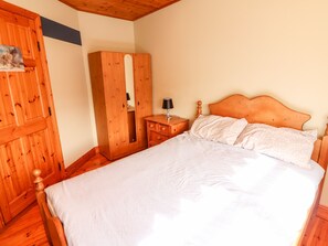 Chaumière | 3 chambres, décor unique, ameublement unique, accès au Wi-Fi (inclus)