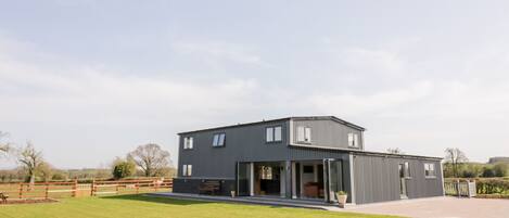 Cottage | Front of property