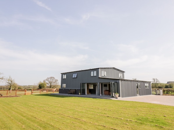 Fachada de la propiedad