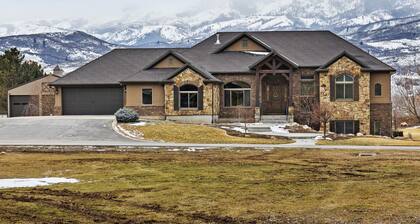 8-Bedroom Mountain Estate Near Snowbasin Ski Resort