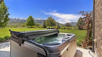 Bain à remous extérieur