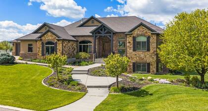 8-Bedroom Mountain Estate Near Snowbasin Ski Resort