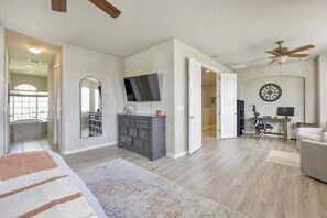 7 habitaciones, escritorio, tabla de planchar con plancha y wifi gratis 