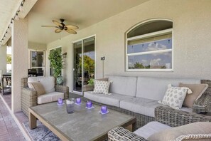 Terrace/patio - Luxury, Comfort & Waterfront Bliss – Welcome to Villa Del Rio (Cape Coral)