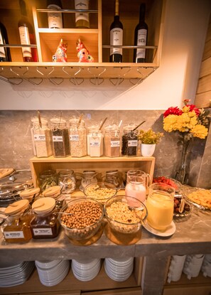 Desayuno bufé gratuito y diario