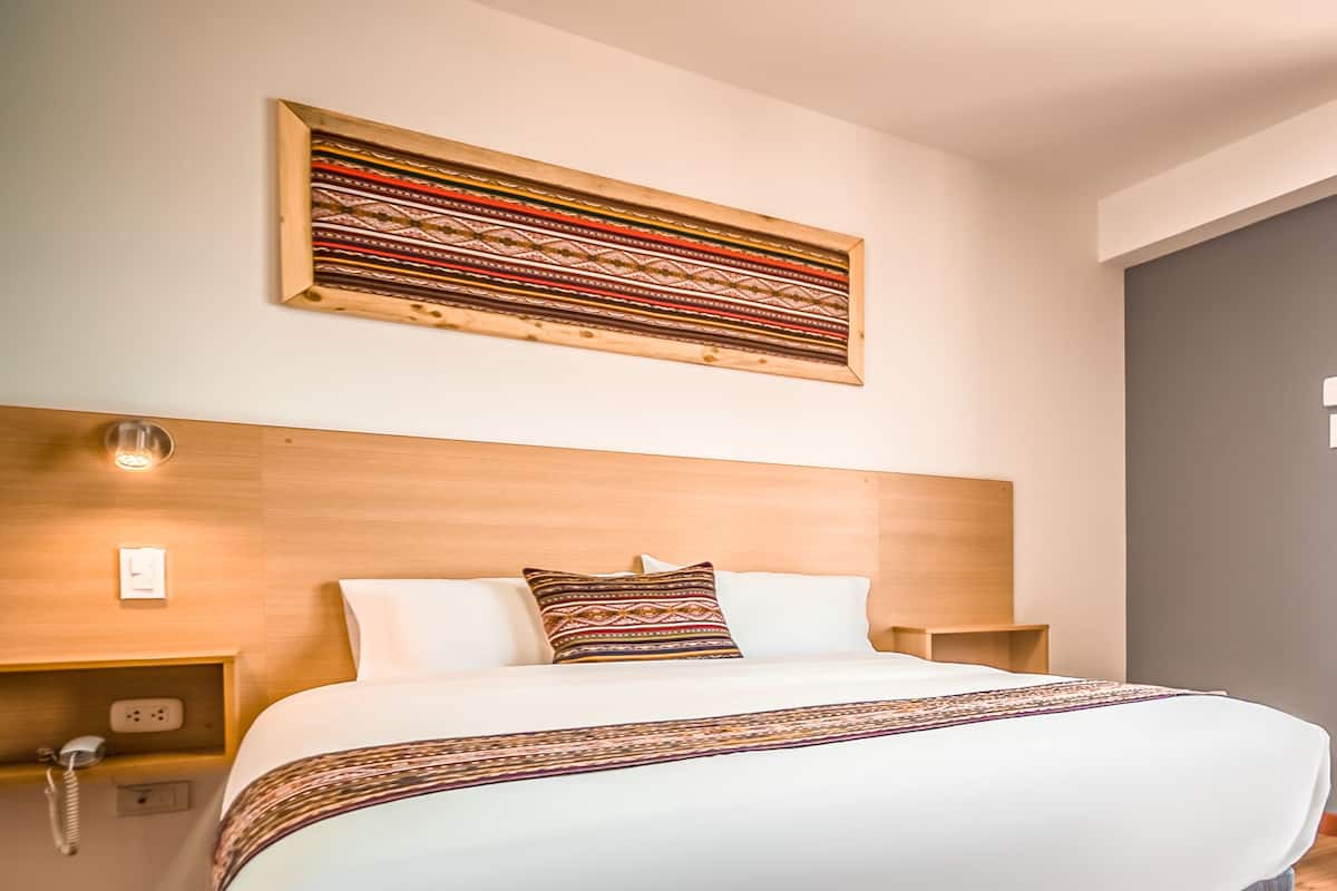 Familien-Doppelzimmer, 1 Schlafzimmer | Hochwertige Bettwaren, Daunenbettdecken, Zimmersafe, Schreibtisch