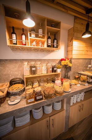 Free daily buffet breakfast