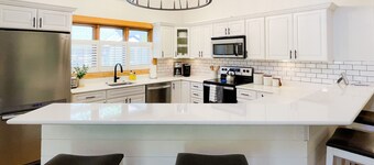 Mountain Daisy Redstone l Newly Remodeled Mountain Getaway