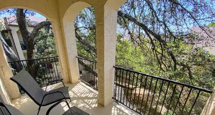 Stylish Condo Baptist H. DWTN 6 Flags River Walk pearl Cantera Sea World Central