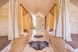 7 soverom, wi-fi (inkludert) og sengetøy