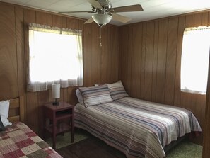 2 bedrooms, desk, free WiFi, bed sheets