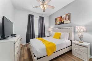 3 habitaciones, tabla de planchar con plancha y cuna de viaje 