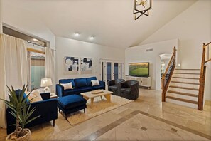 TV, peis, videospill og musikkbibliotek