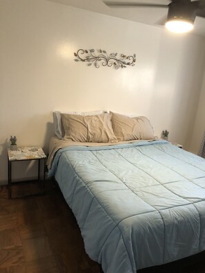 3 多间卧室、免费 WiFi、床单