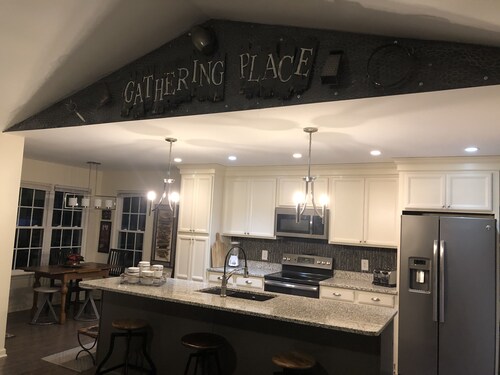 one level brick home with pet friendly fenced back yard , close to Chattanooga 