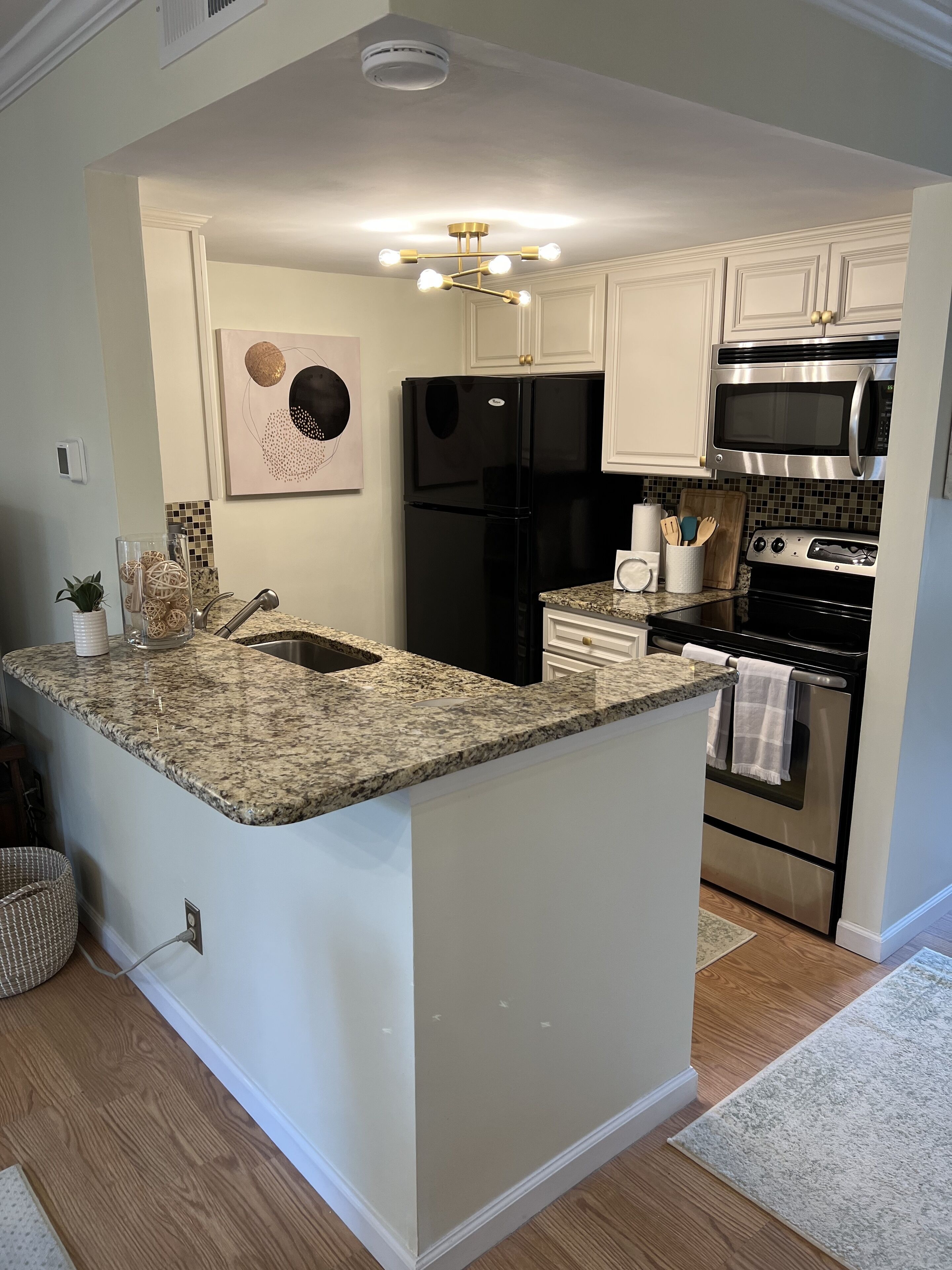 冰箱、微波炉、烤箱、炉灶