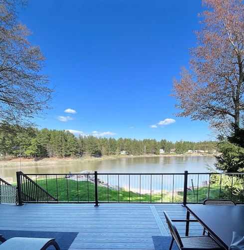 Sandy Beach Chalet with Fire-pit on the Lake