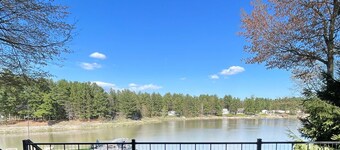 Sandy Beach Chalet with Fire-pit on the Lake