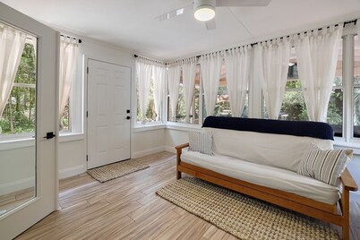 Waterfront home in Old Homossassa w/ hot tub and kayaks 🎣