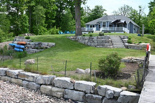 Luxury Cottage in Alex Bay 3 bedrooms, 2.5 baths.  Book your 2026 Vacation Now!!